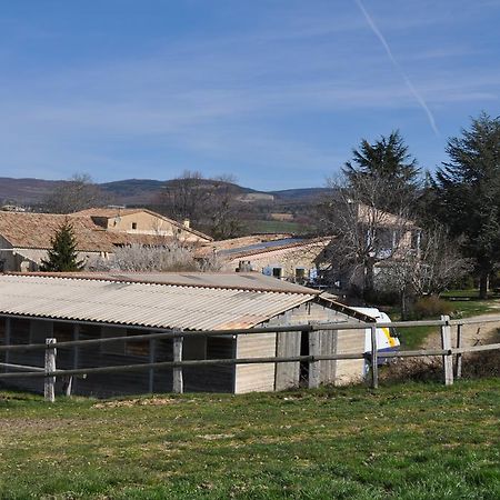Hotel Le Petit Labouret Revest-du-Bion Exterior foto